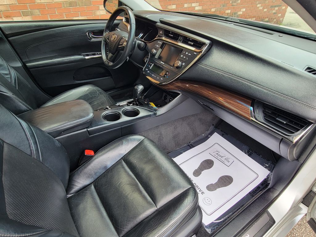 2013 Toyota Avalon Image 18