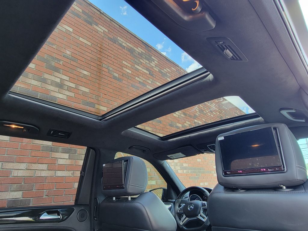 2016 Mercedes-Benz GL-Class Image 31