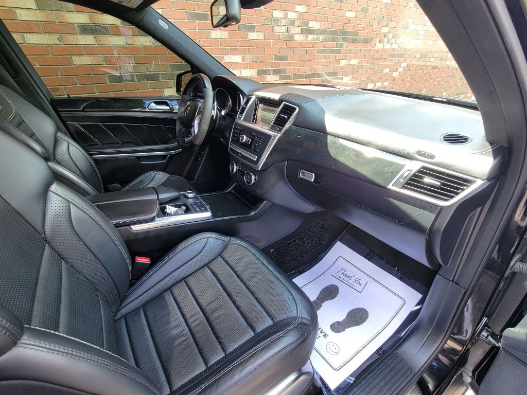 2016 Mercedes-Benz GL-Class Image 37