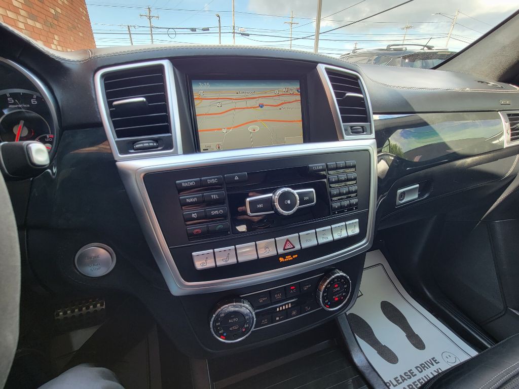 2016 Mercedes-Benz GL-Class Image 49
