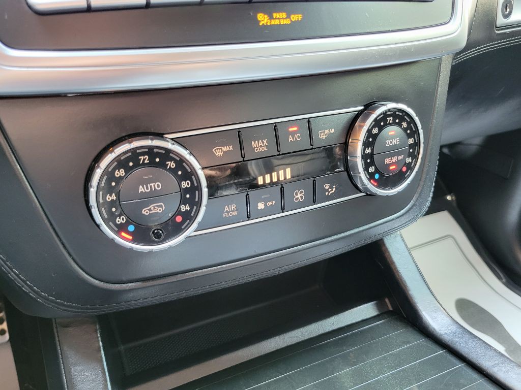 2016 Mercedes-Benz GL-Class Image 53