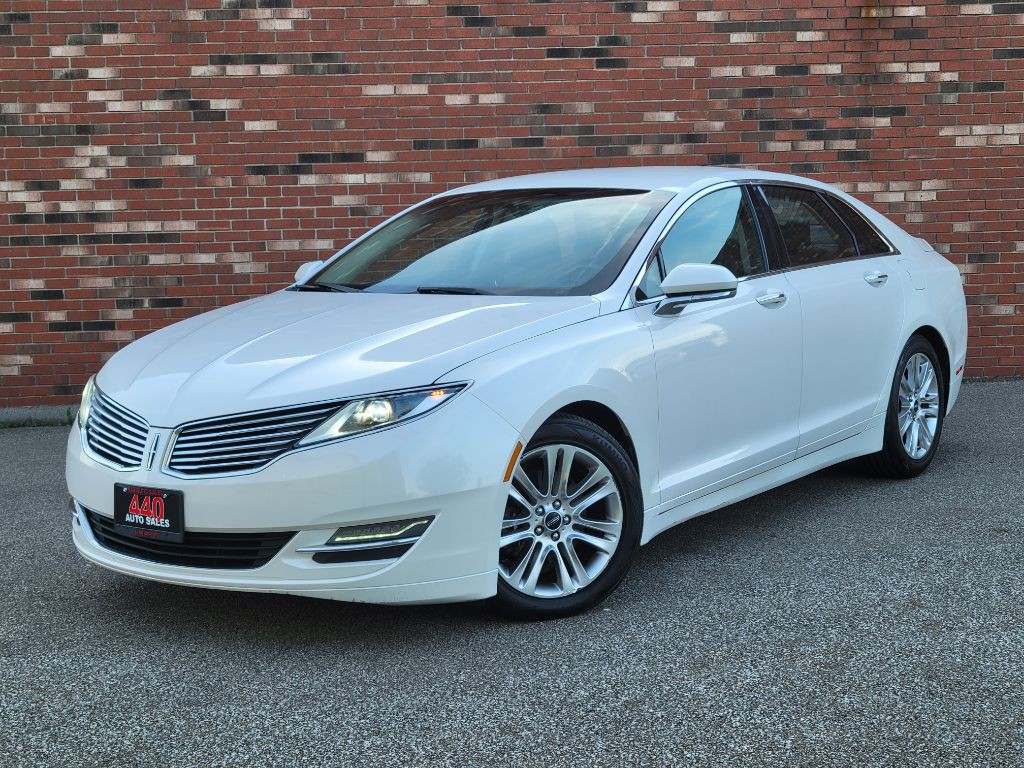 2014 Lincoln MKZ Image 2