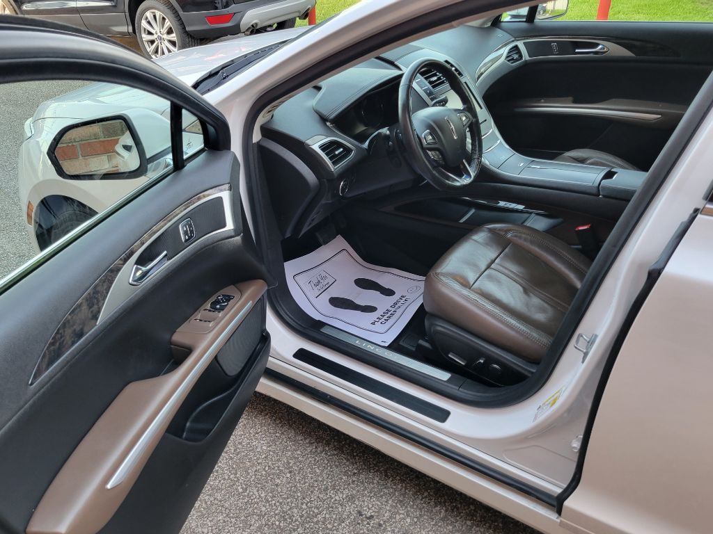2014 Lincoln MKZ Image 12