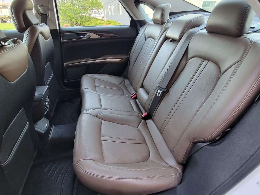2014 Lincoln MKZ Image 17