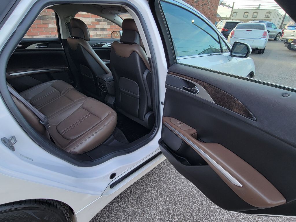 2014 Lincoln MKZ Image 18