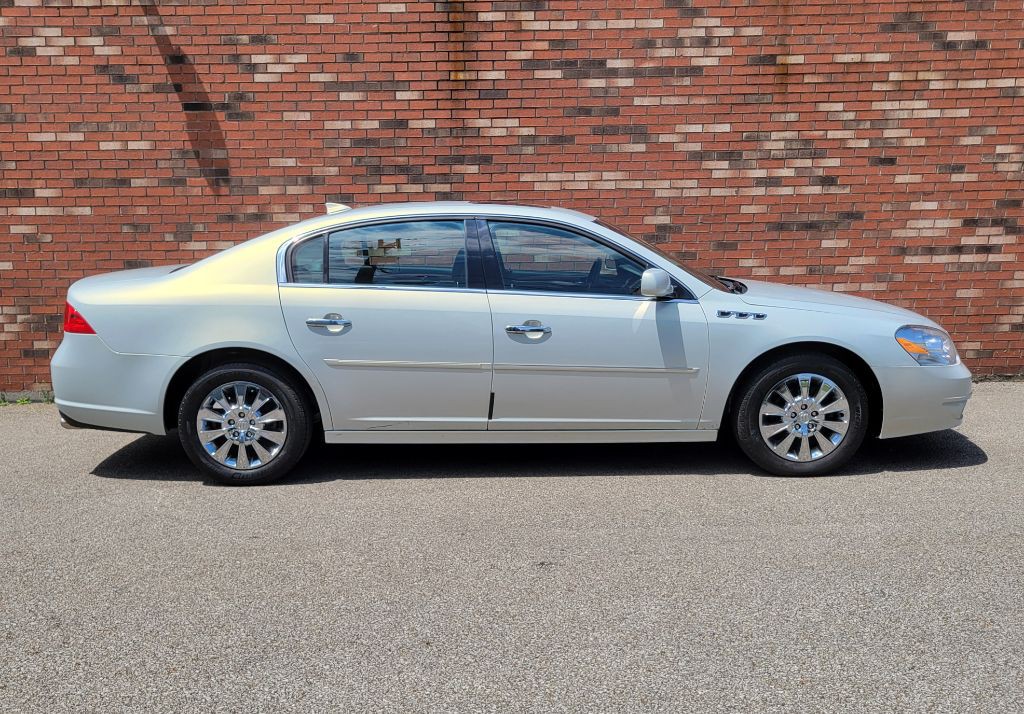 2010 Buick Lucerne Image 8