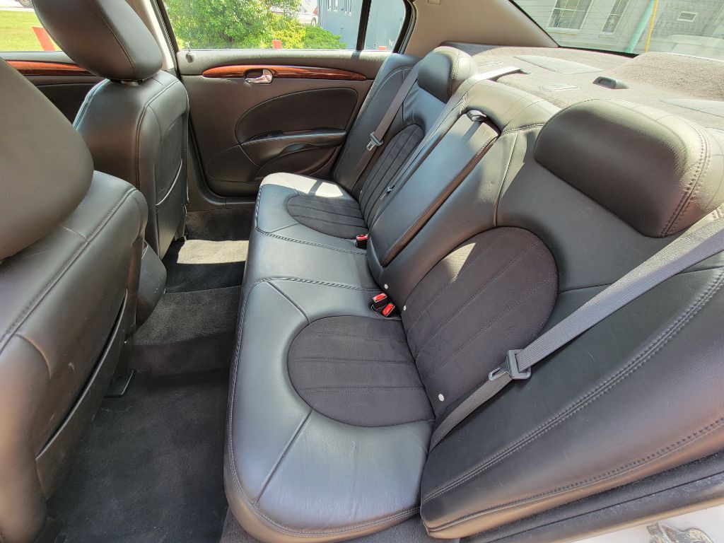 2010 Buick Lucerne Image 15