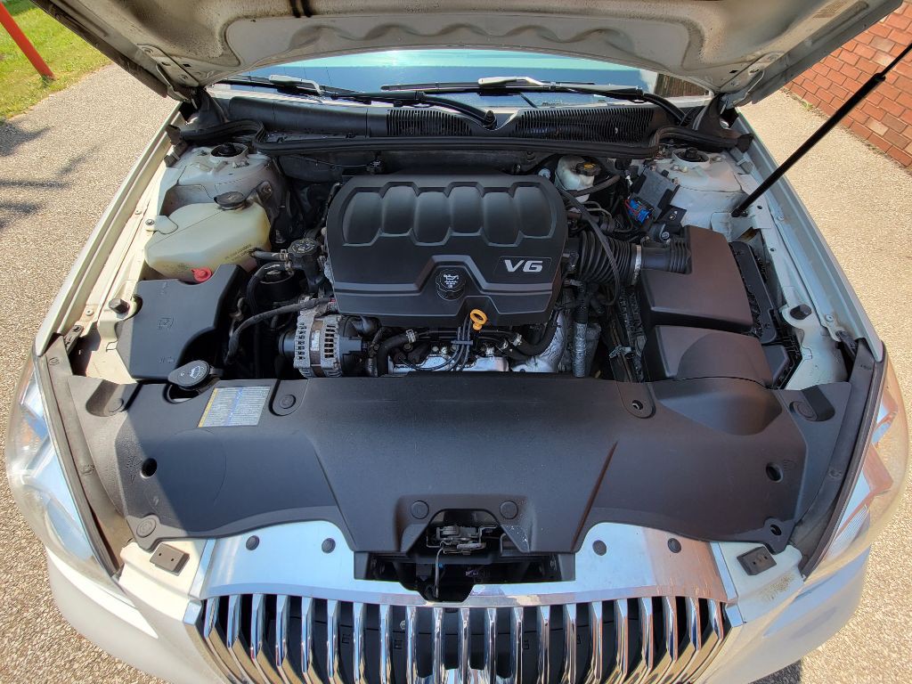 2010 Buick Lucerne Image 24