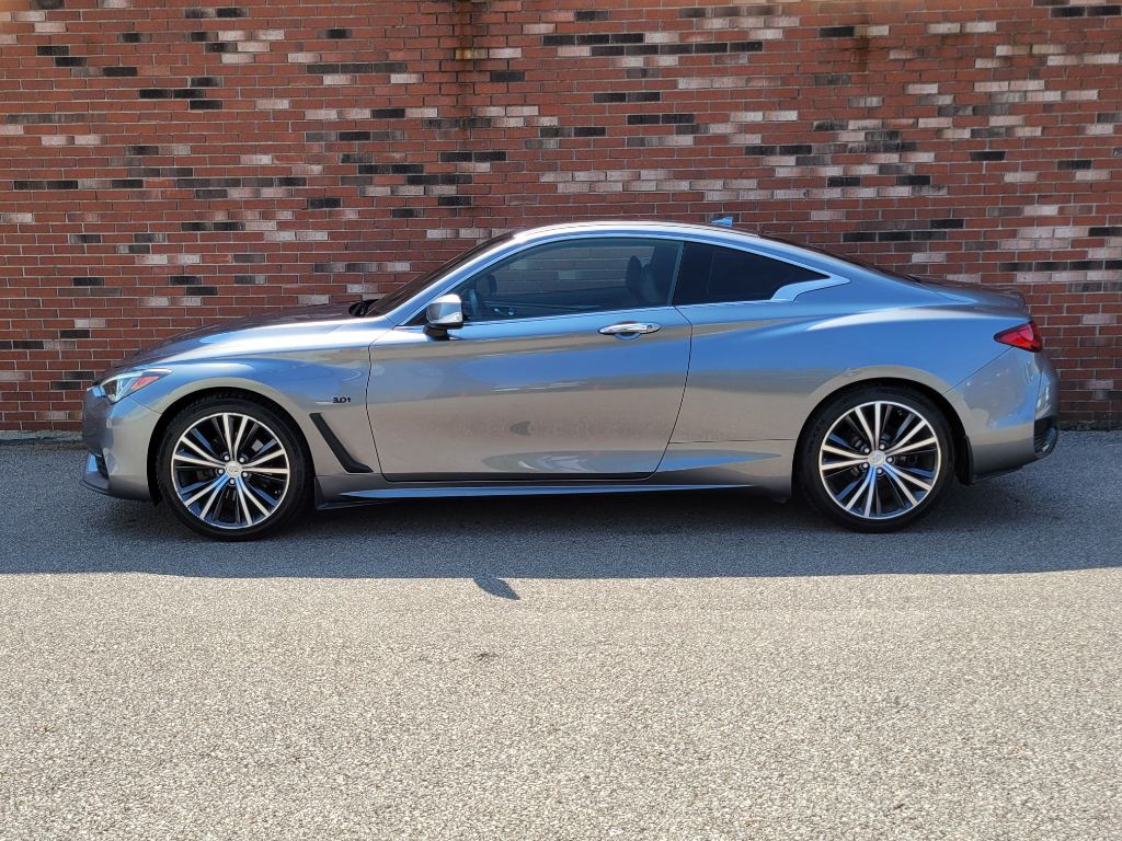 2017 INFINITI Q60 Image 4