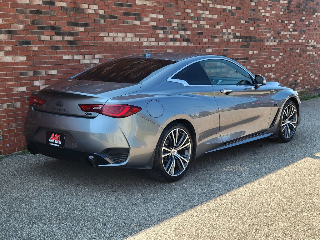 2017 INFINITI Q60 Image 8