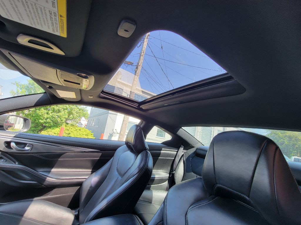 2017 INFINITI Q60 Image 12