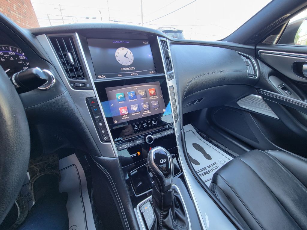 2017 INFINITI Q60 Image 21
