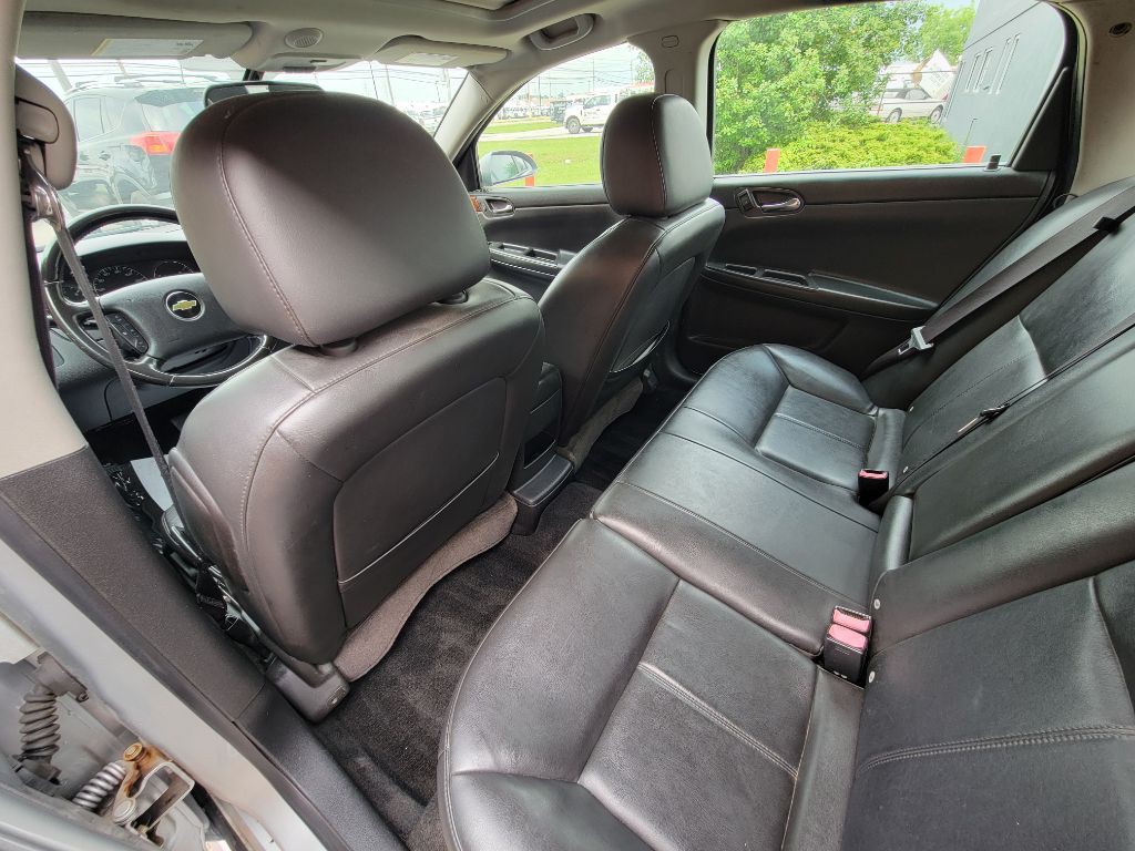 2011 Chevrolet Impala Image 13