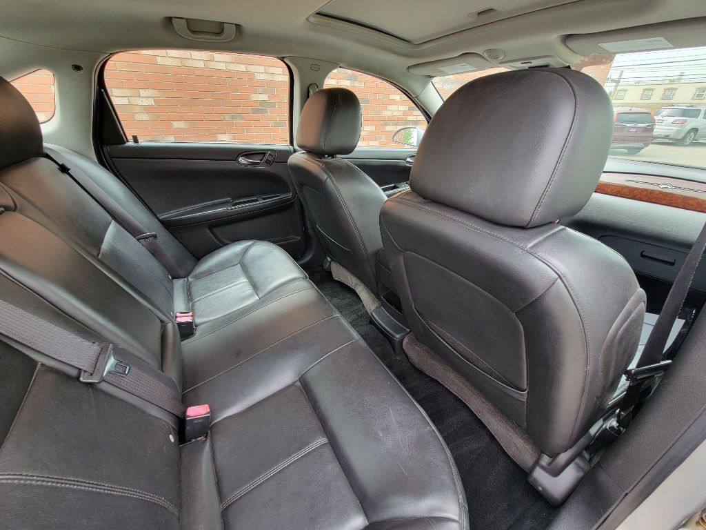 2011 Chevrolet Impala Image 16