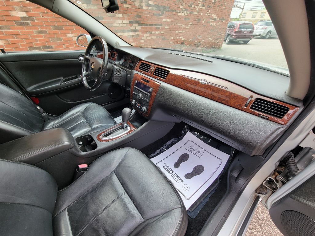 2011 Chevrolet Impala Image 18