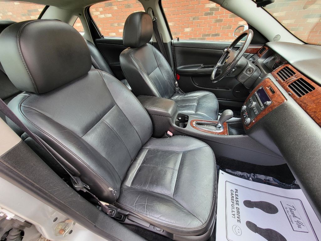 2011 Chevrolet Impala Image 19