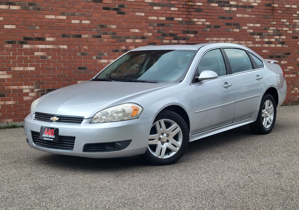 2011 Chevrolet Impala Image 2