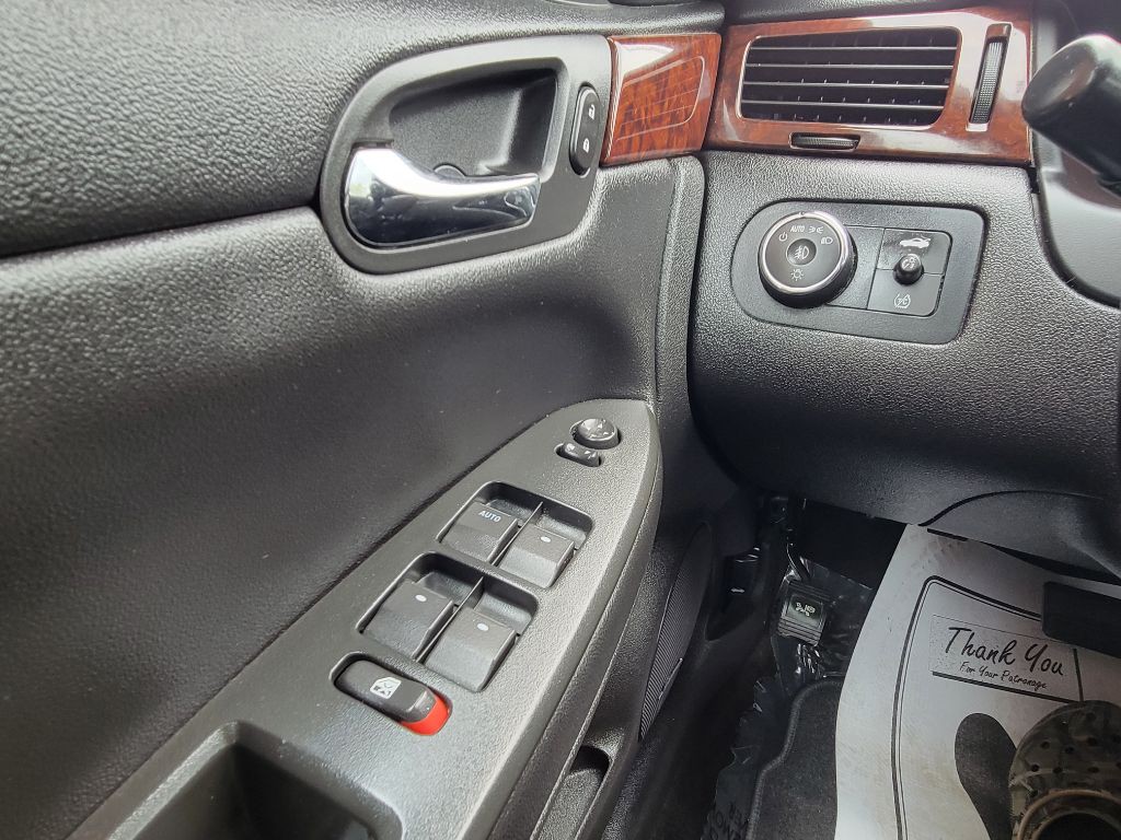 2011 Chevrolet Impala Image 22