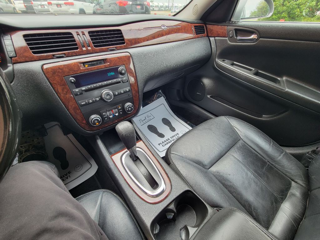 2011 Chevrolet Impala Image 23