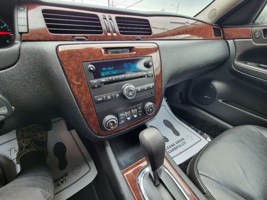 2011 Chevrolet Impala Image 24