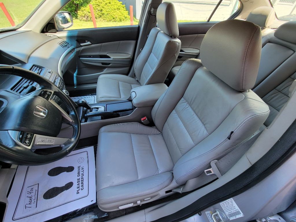 2010 Honda Accord Image 13