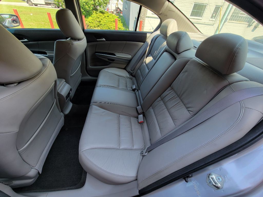 2010 Honda Accord Image 15