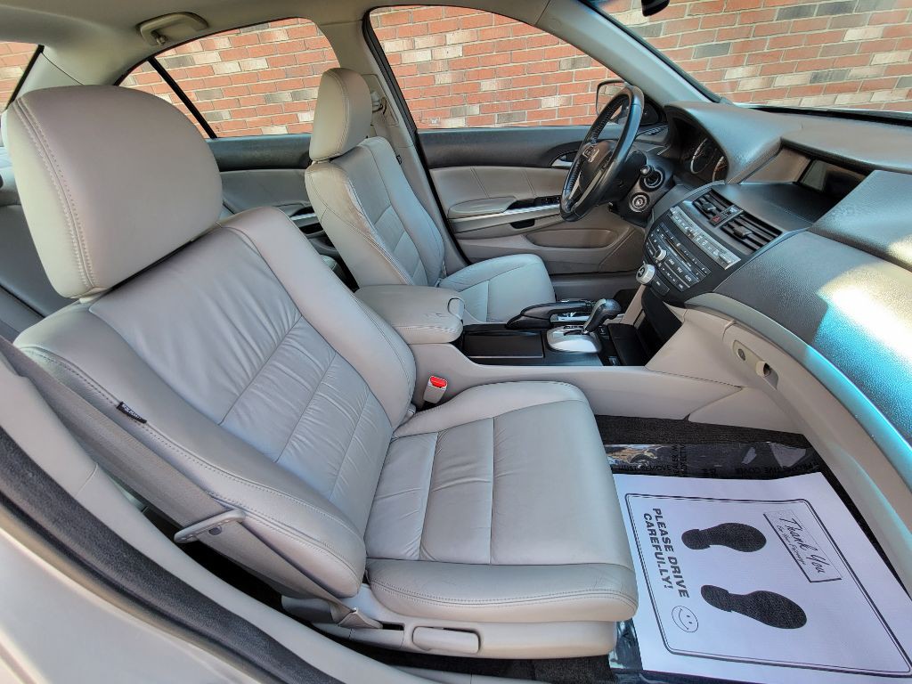2010 Honda Accord Image 19