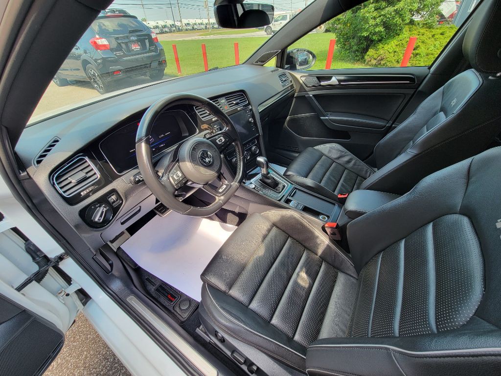 2018 Volkswagen Golf Image 11
