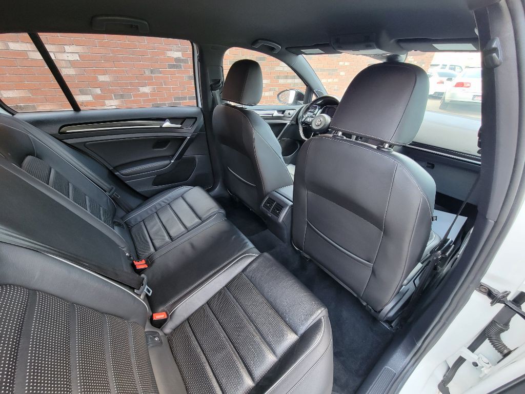 2018 Volkswagen Golf Image 16