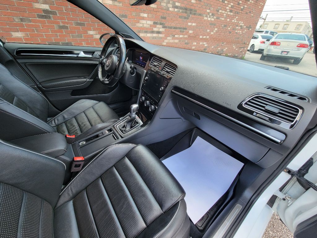 2018 Volkswagen Golf Image 18