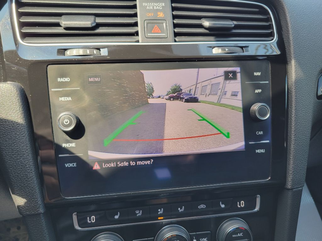 2018 Volkswagen Golf Image 23