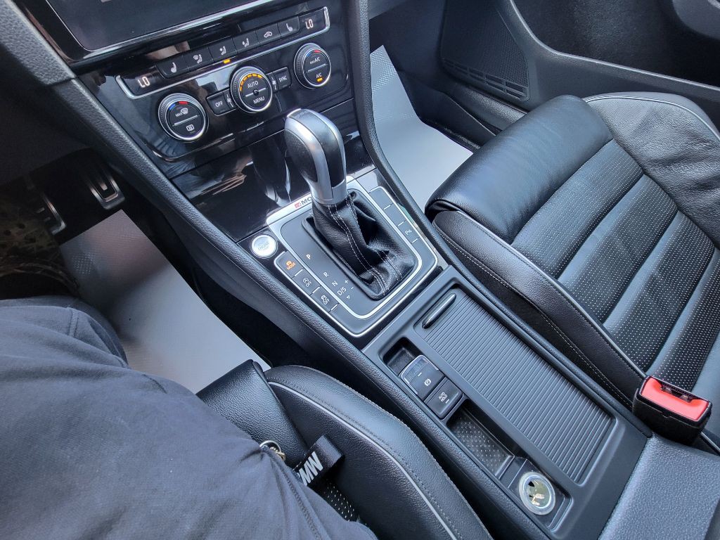 2018 Volkswagen Golf Image 25