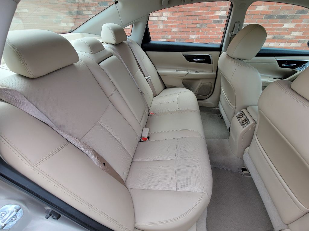 2014 Nissan Altima Image 16