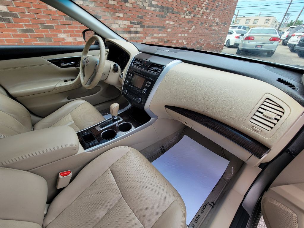 2014 Nissan Altima Image 17