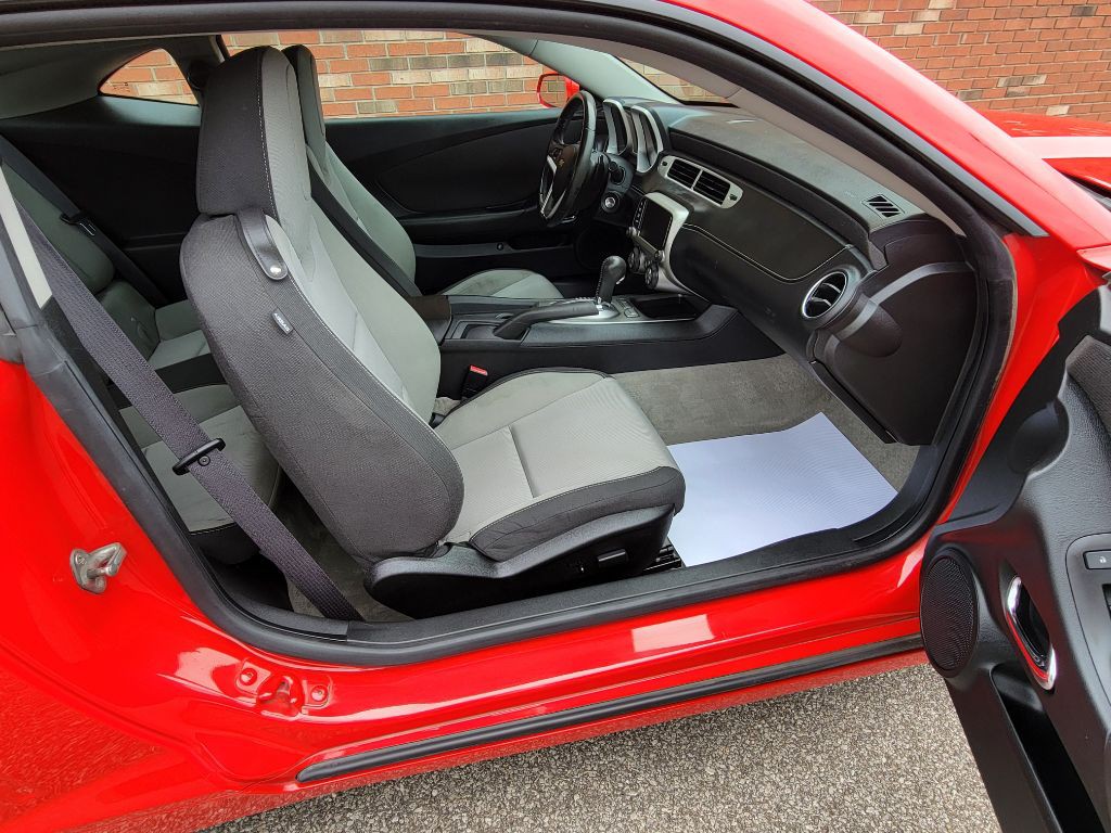 2015 Chevrolet Camaro Image 17