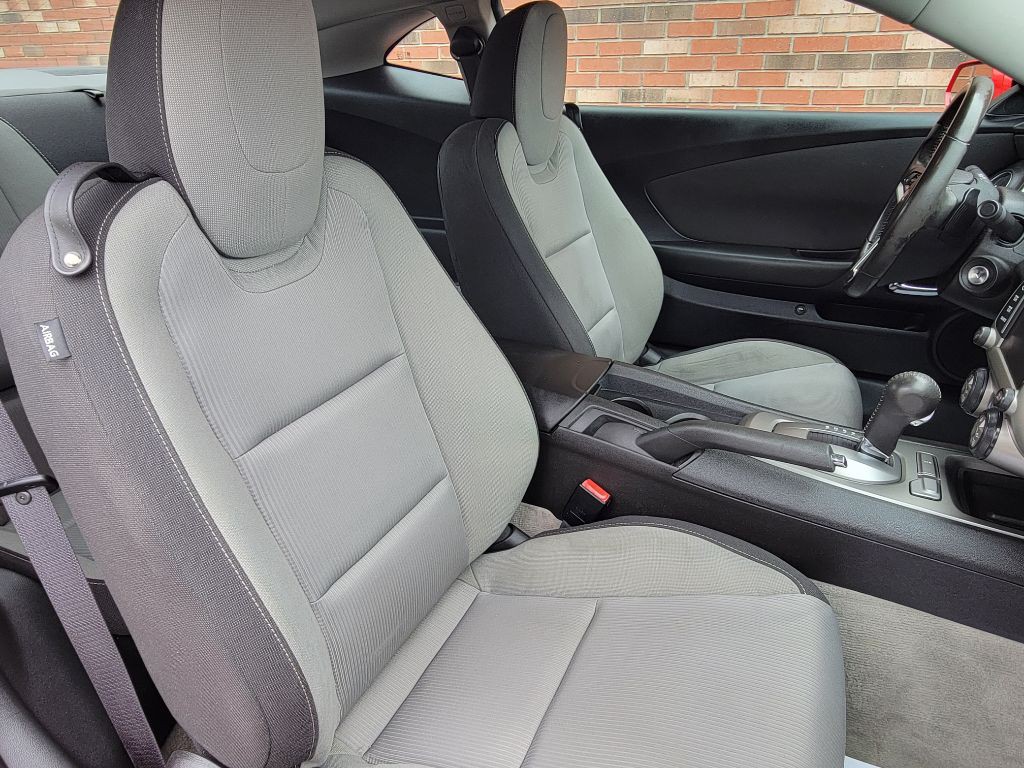 2015 Chevrolet Camaro Image 19