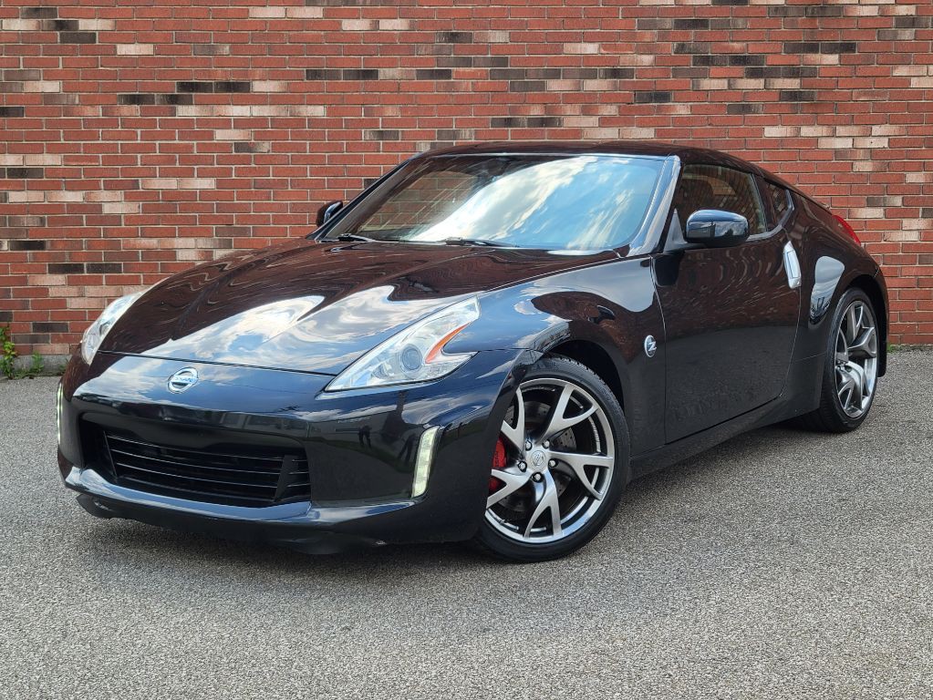 2016 Nissan 370Z Image 2