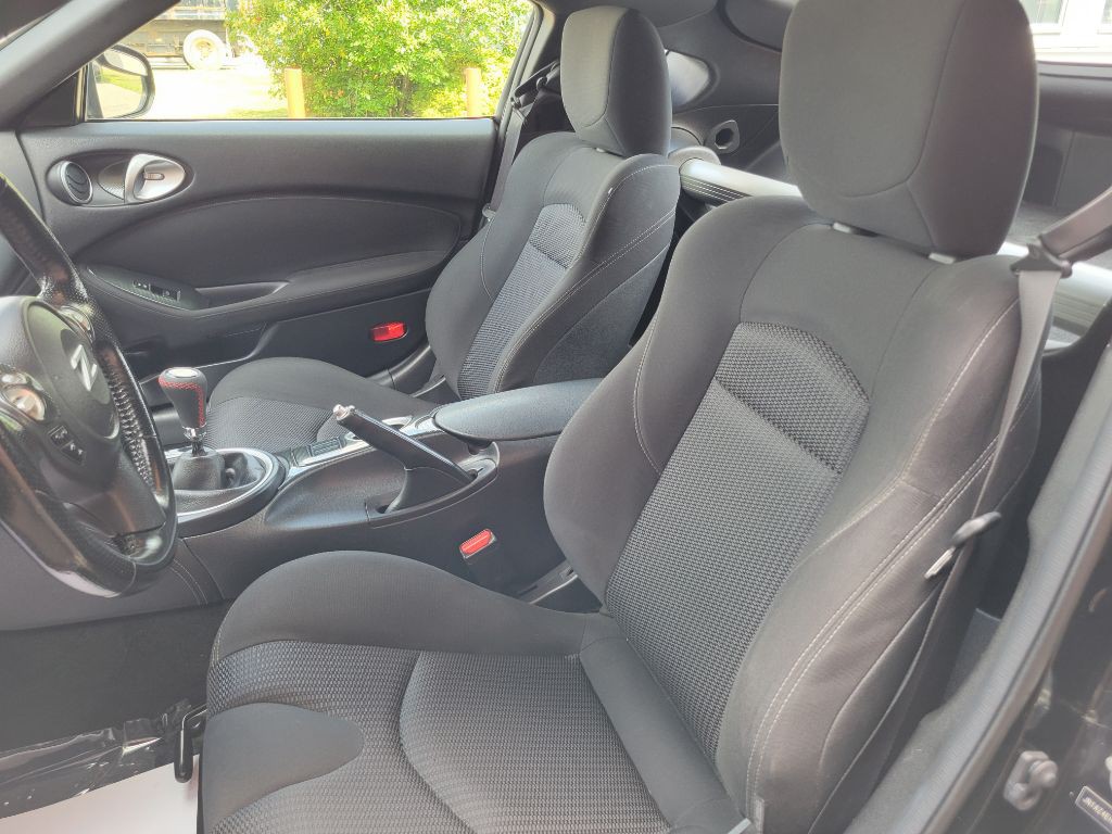 2016 Nissan 370Z Image 15
