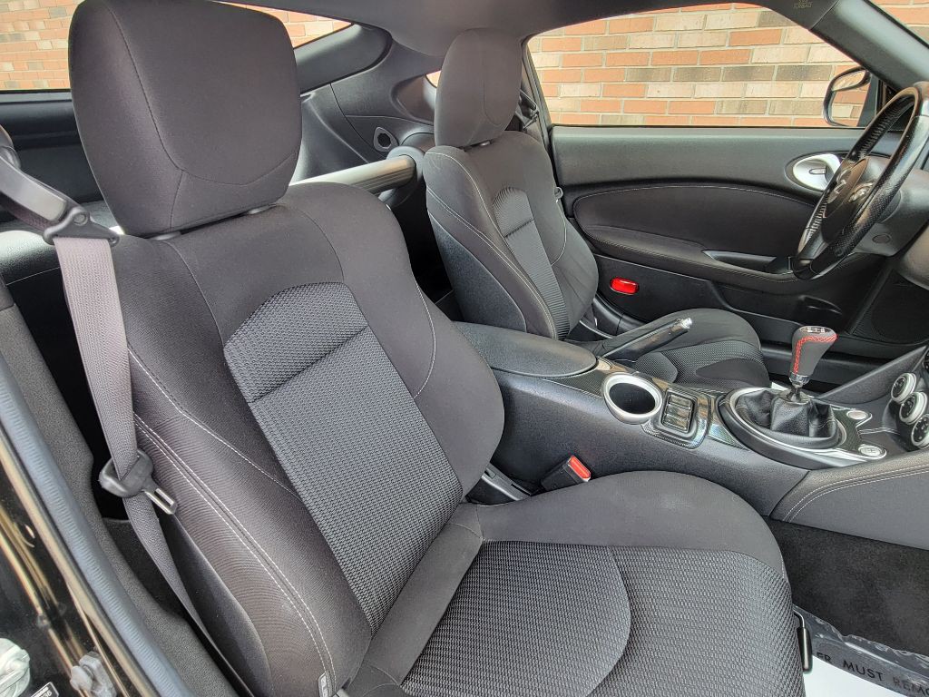 2016 Nissan 370Z Image 20