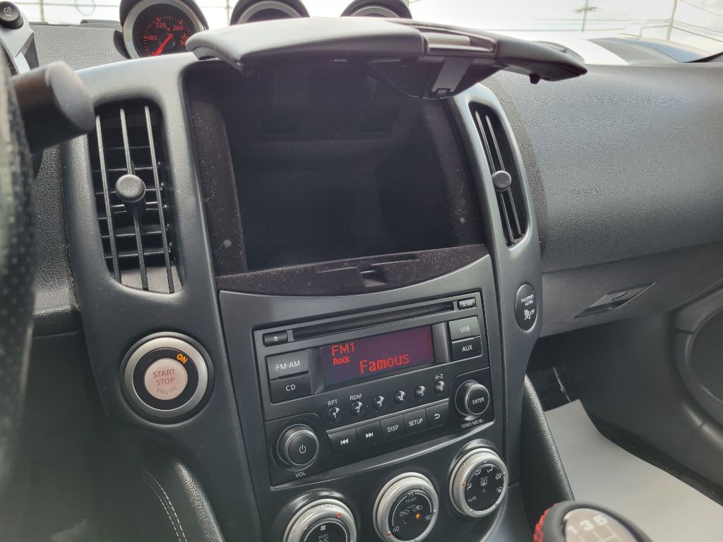 2016 Nissan 370Z Image 25