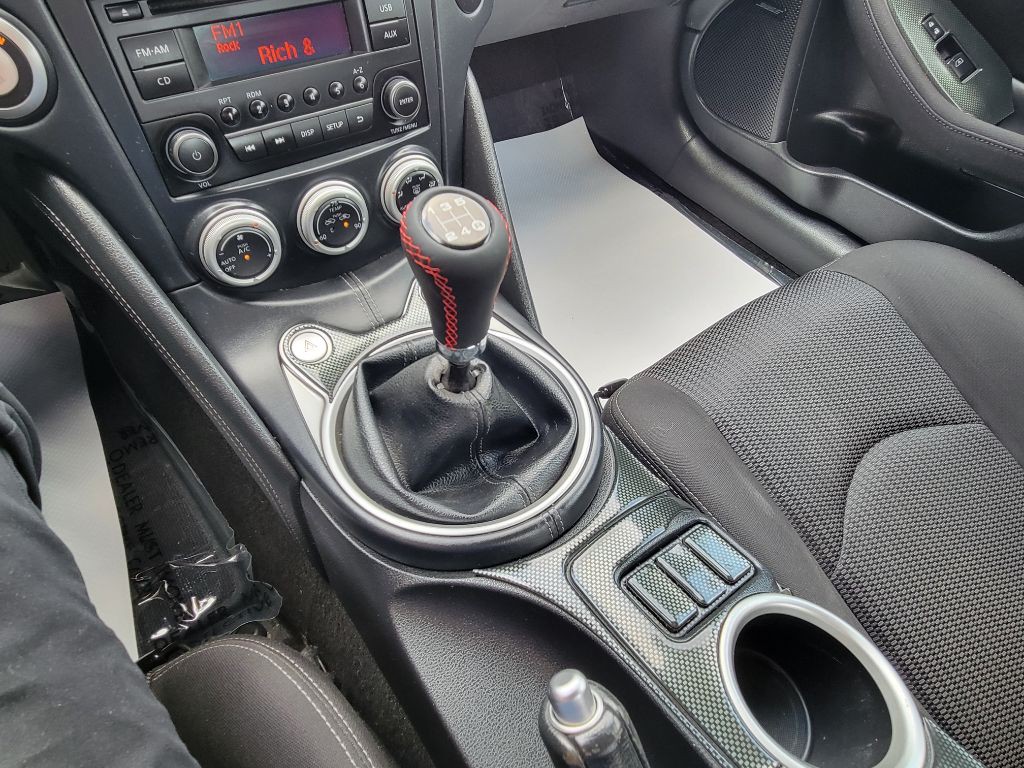 2016 Nissan 370Z Image 26