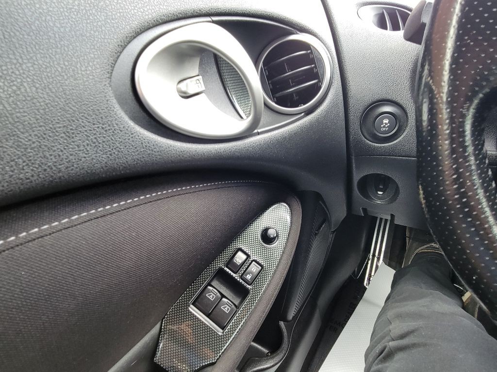 2016 Nissan 370Z Image 29