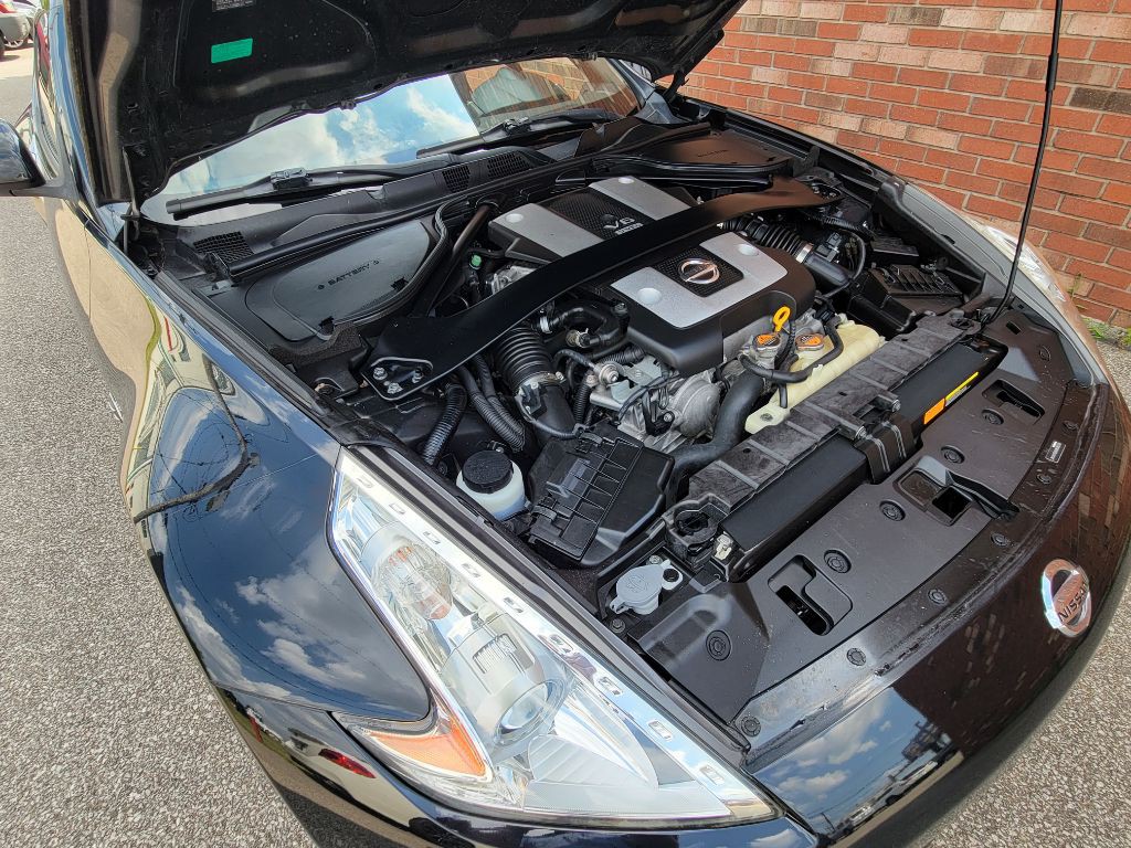 2016 Nissan 370Z Image 36