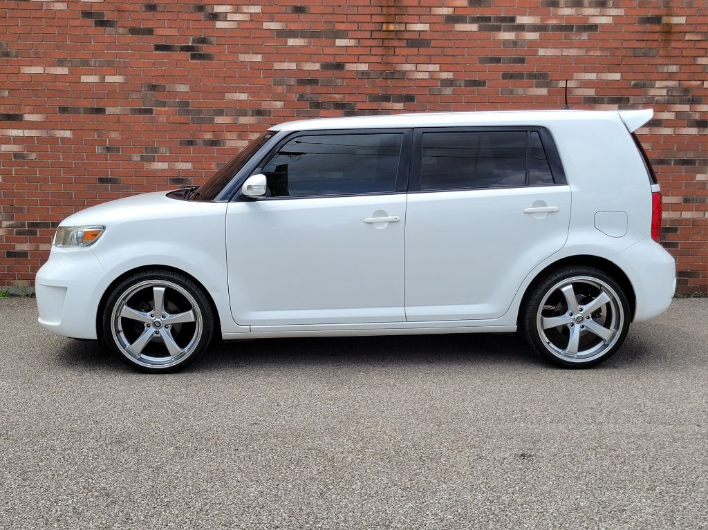 2010 Scion xB Image 3