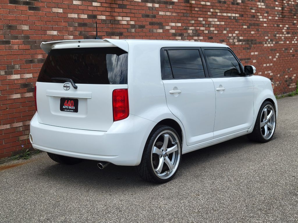 2010 Scion xB Image 8