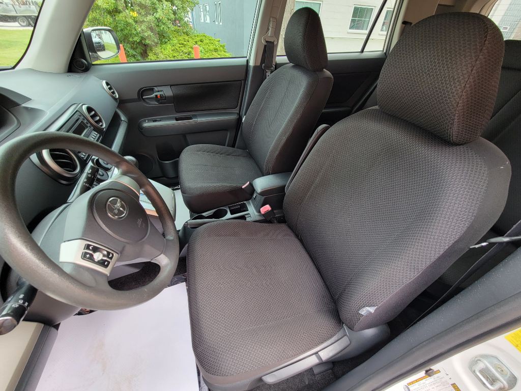 2010 Scion xB Image 12