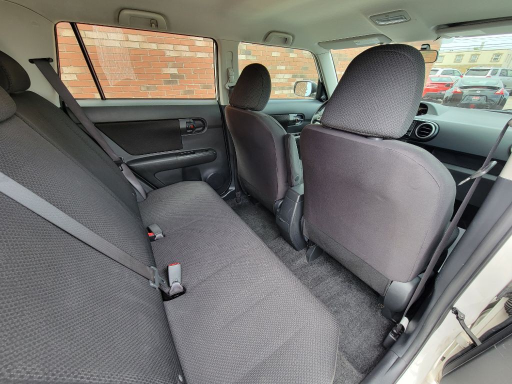 2010 Scion xB Image 15