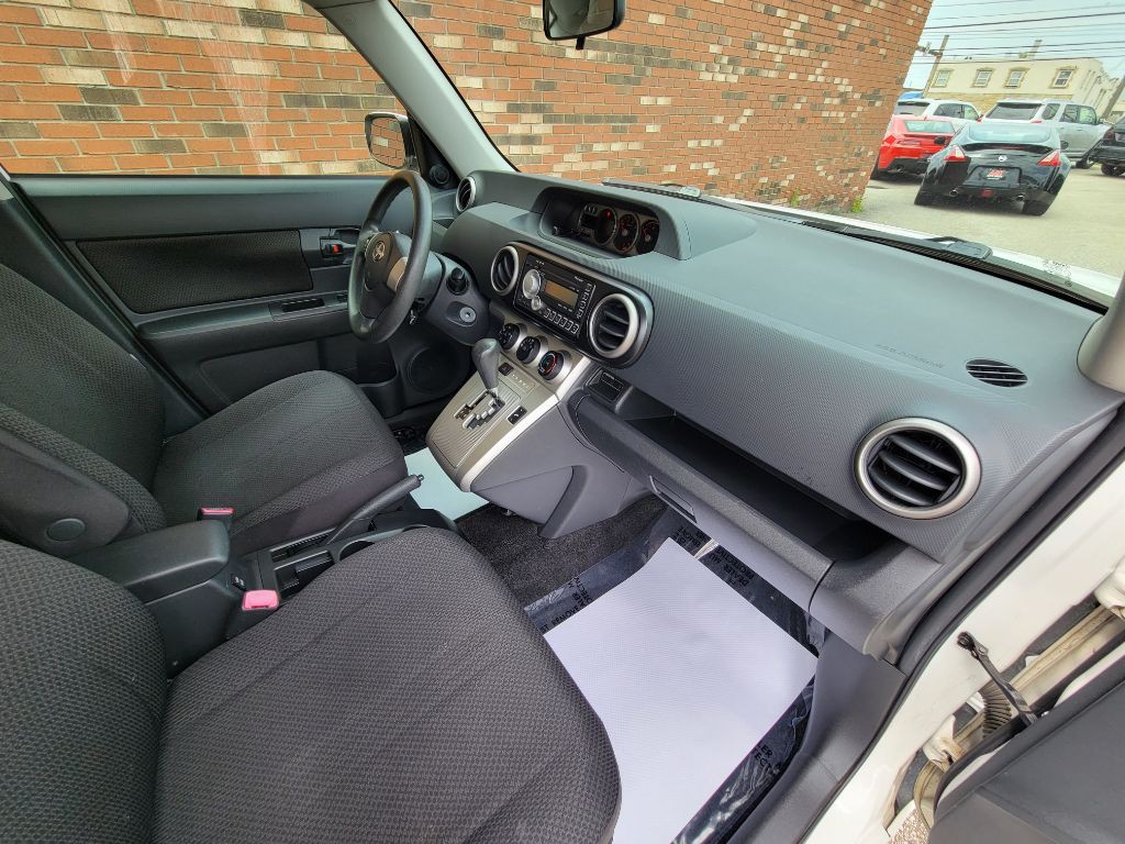 2010 Scion xB Image 17