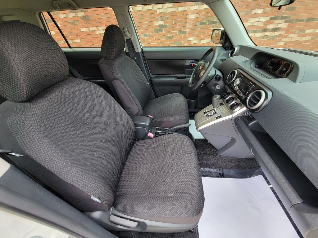 2010 Scion xB Image 18