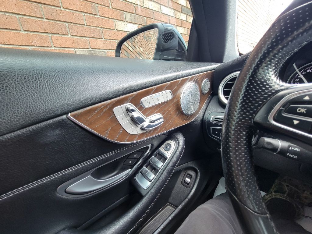 2018 Mercedes-Benz C-Class Image 25